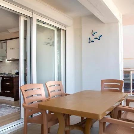 Sea View Retreat With Balcony 1 Min To * Кушадасы