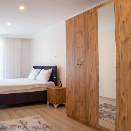 Апартаменты Sea View Retreat With Balcony 1 Min To Кушадасы